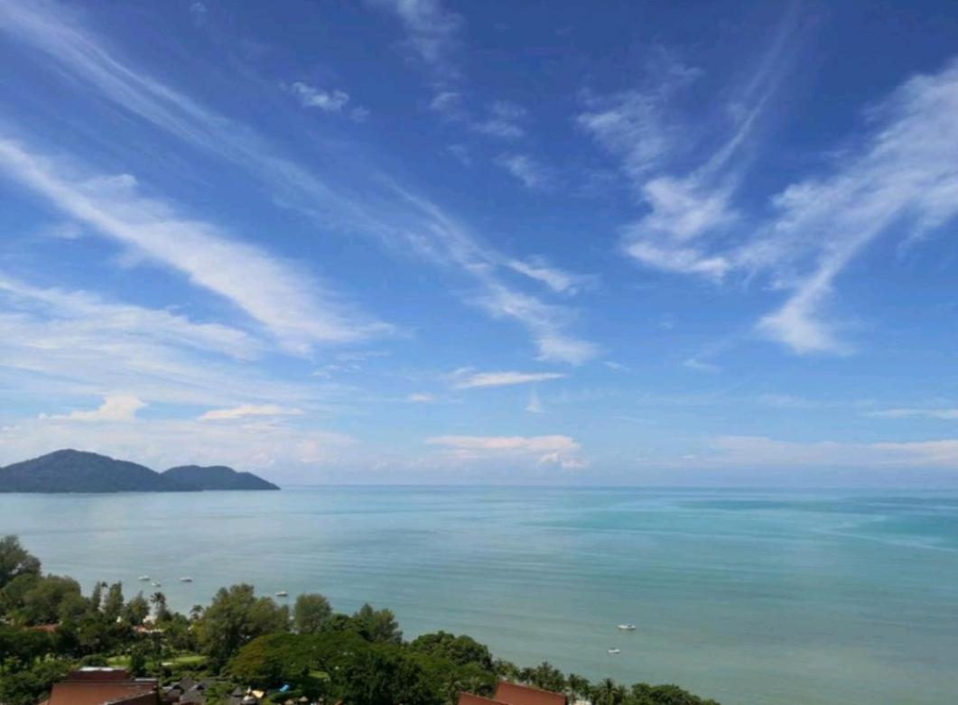 Vip Suite Seaview Batu Ferringhi 1003-2 Bedroom Exterior photo
